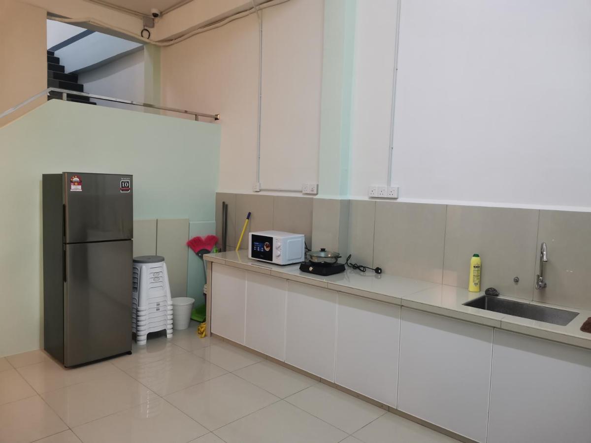 Color Mixed Home Hostel Джордж Таун Екстериор снимка