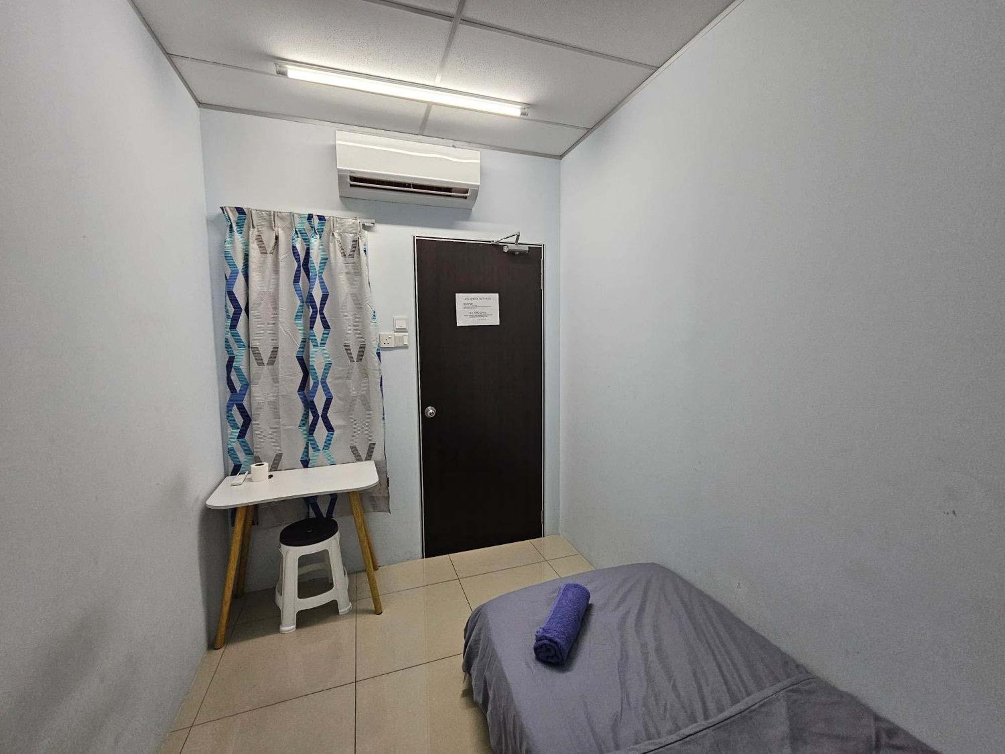 Color Mixed Home Hostel Джордж Таун Екстериор снимка