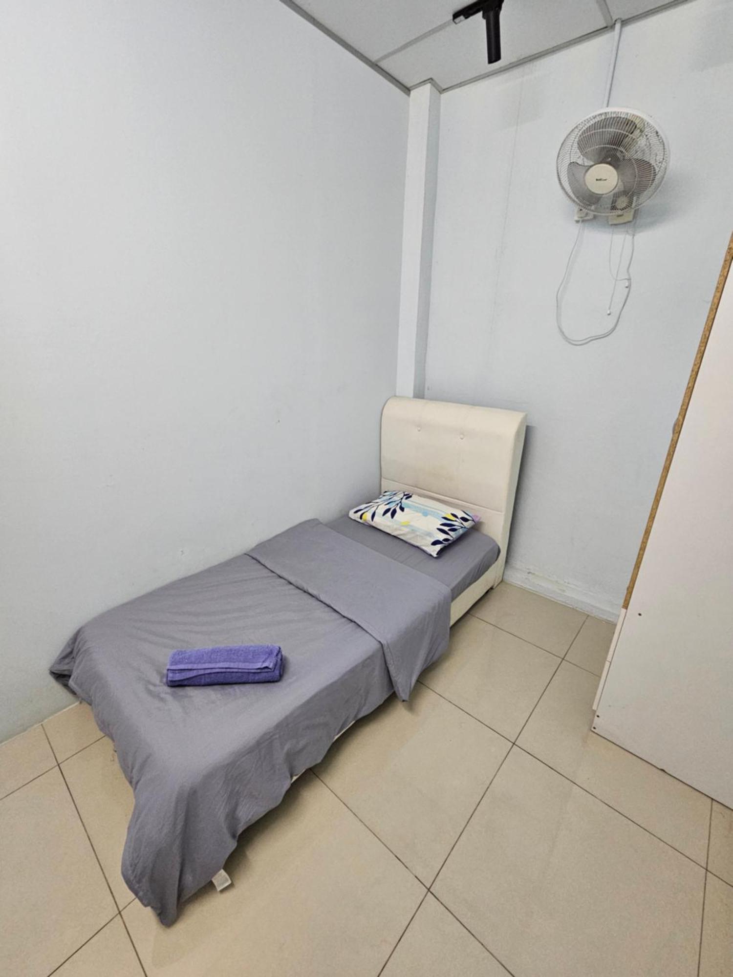 Color Mixed Home Hostel Джордж Таун Екстериор снимка