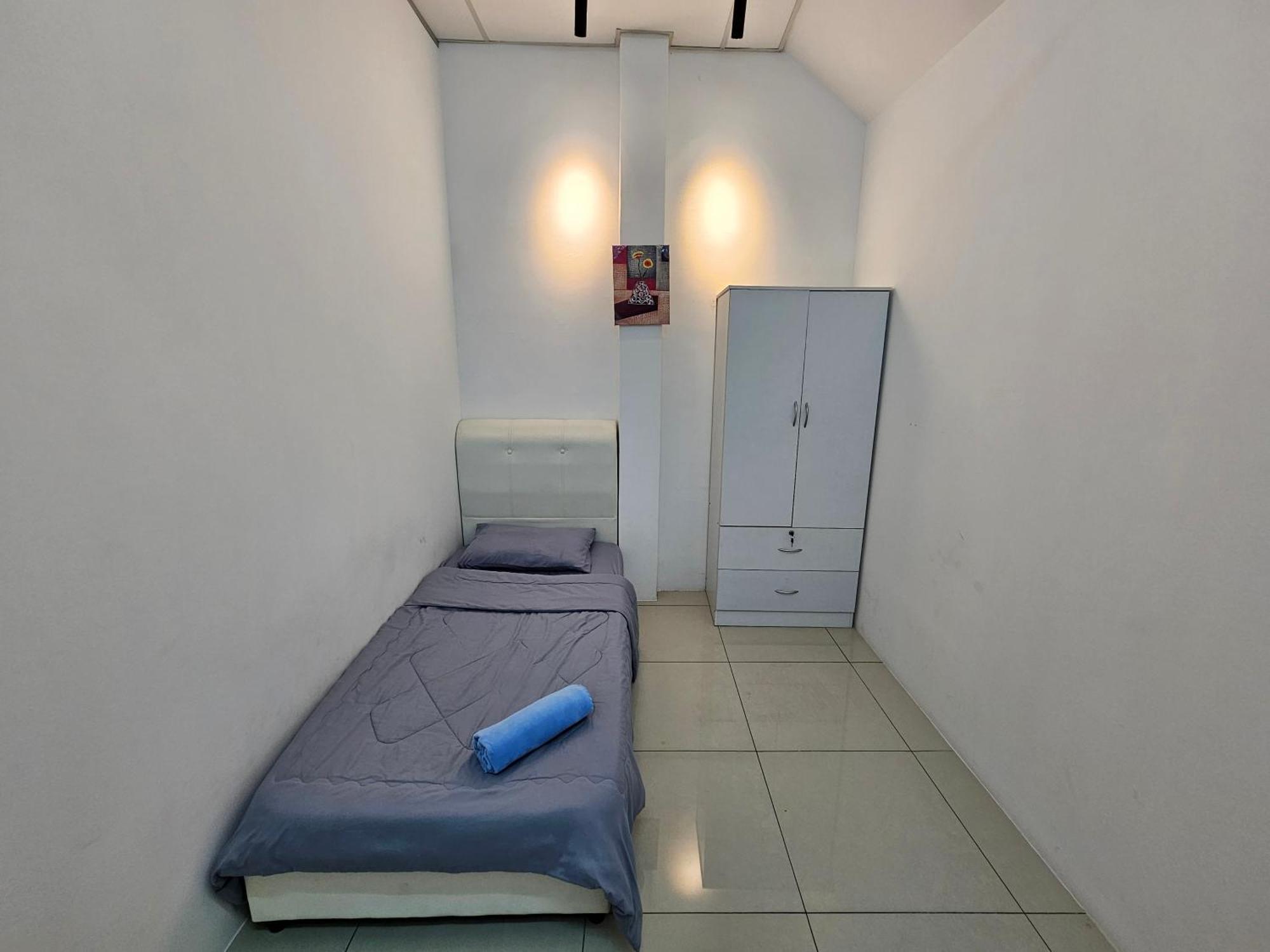 Color Mixed Home Hostel Джордж Таун Екстериор снимка