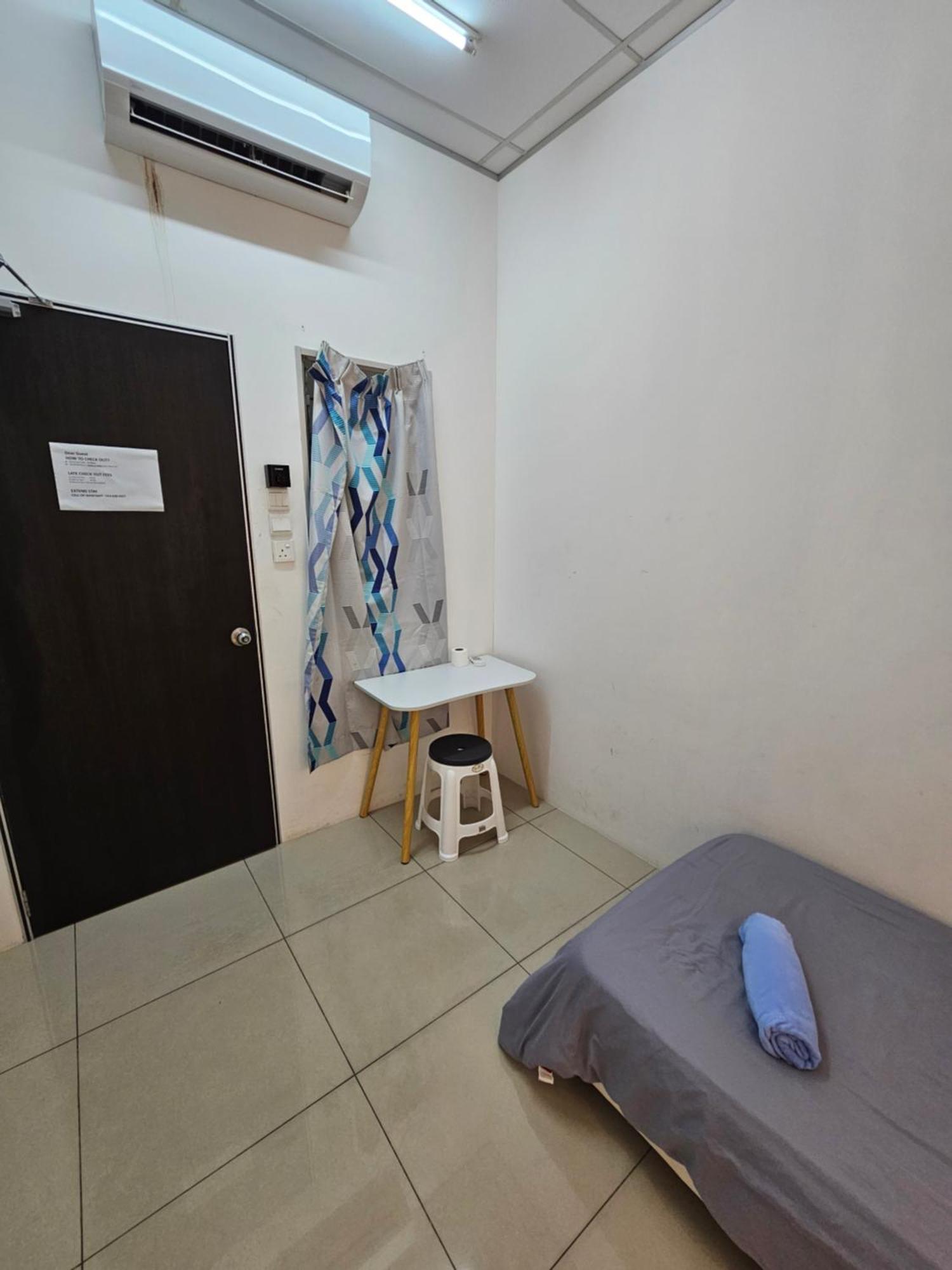 Color Mixed Home Hostel Джордж Таун Екстериор снимка